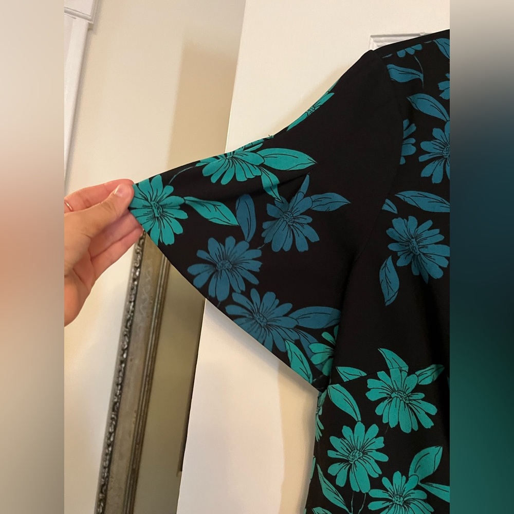 London Times Black and Green Sheath Dress - Picture 4 of 7